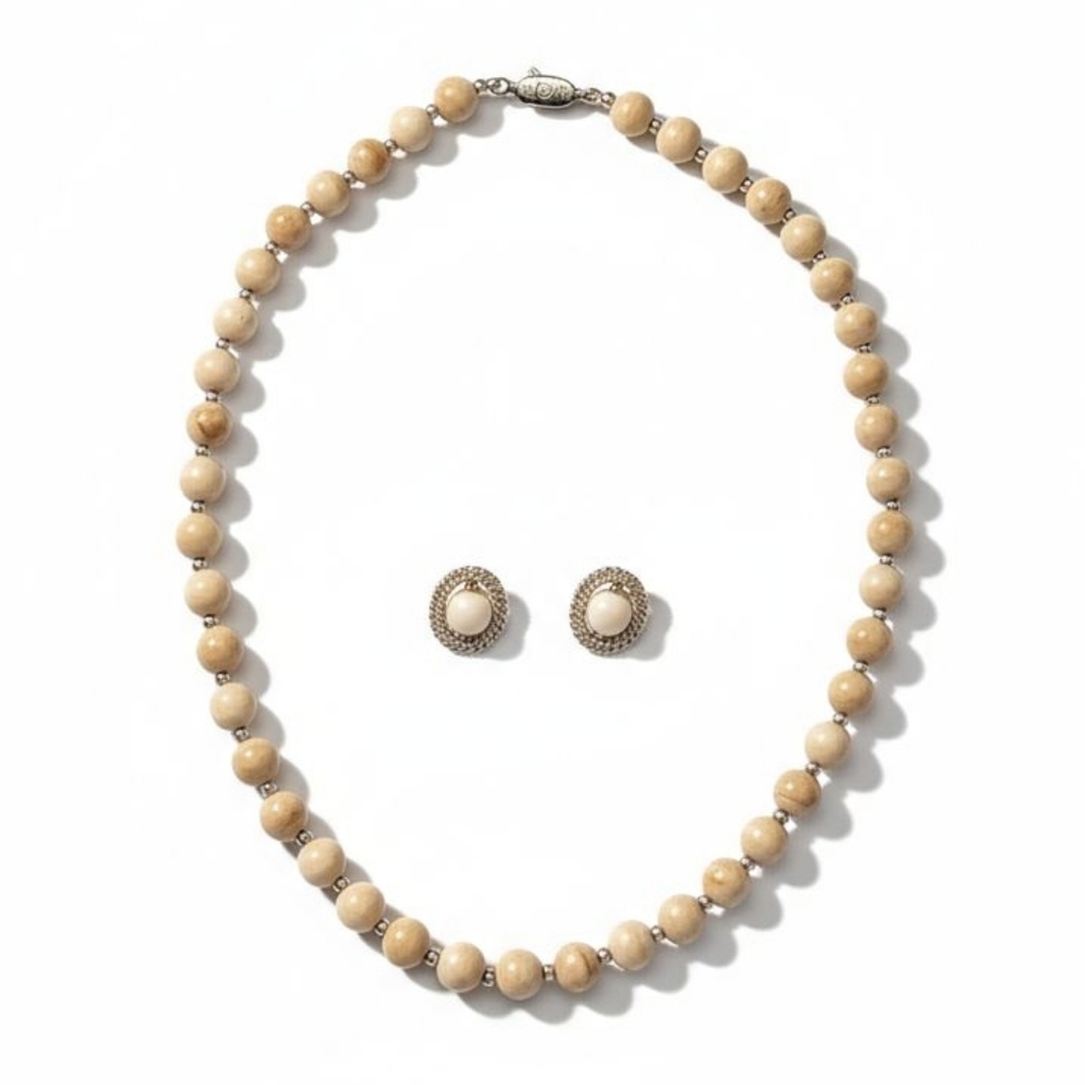 Vintage Set of 14K Gold Plated Mona Freshwater Pearl Necklace & Earring Set!